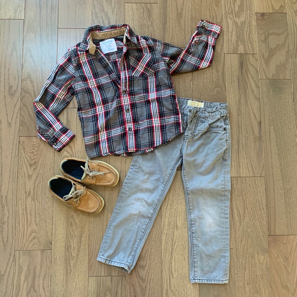 Boy’s outfit size 5.